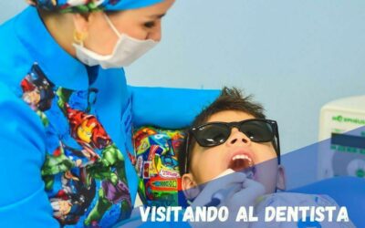 Visitando al dentista por primera vez